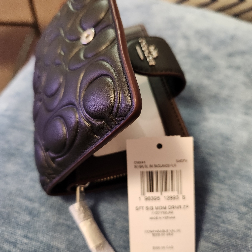 Coach New Black Medium Corner Zip Wallet With Signature Leather